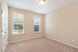 545 Grand Central Sta in Apex, NC - Building Photo - Building Photo
