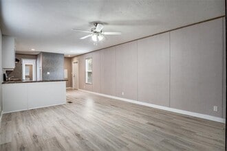 706 Hedgerow Trail in Granbury, TX - Building Photo - Building Photo