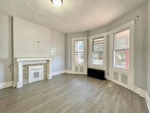 236 Danforth Ave, Unit 1 in Jersey City, NJ - Building Photo - Building Photo