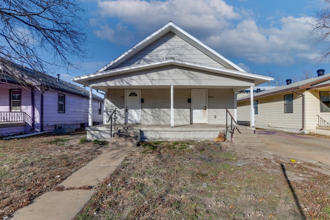 704 1/2 E Boston St in Wichita, KS - Building Photo