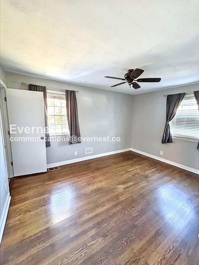 809 Raymond Ct in Virginia Beach, VA - Foto de edificio - Building Photo