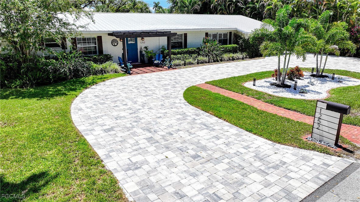 1252 Carlene Ave in Ft. Myers, FL - Building Photo