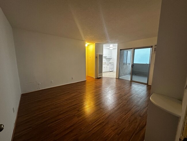 5030 Riverton Ave in Los Angeles, CA - Building Photo - Building Photo