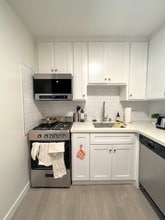 1818 N New Hampshire Ave in Los Angeles, CA - Building Photo - Building Photo