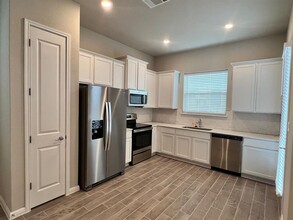 1015 Vista View Dr in Georgetown, TX - Building Photo - Building Photo