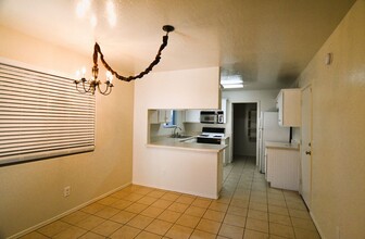 8802 E University Dr in Mesa, AZ - Building Photo - Building Photo