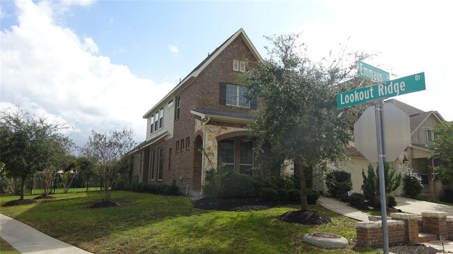 16622 Emmaus Ln in Cypress, TX - Foto de edificio - Building Photo