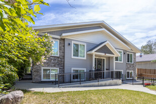 5917 51 Av in Red Deer, AB - Building Photo