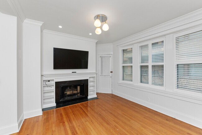 property at 2743 N Hampden Ct