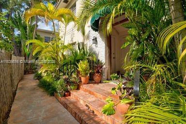 1610 Michigan Ave in Miami Beach, FL - Building Photo - Building Photo