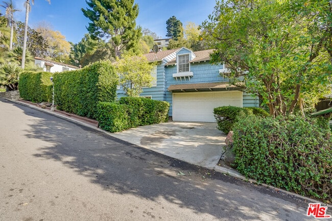 3246 Benda St in Los Angeles, CA - Building Photo - Building Photo