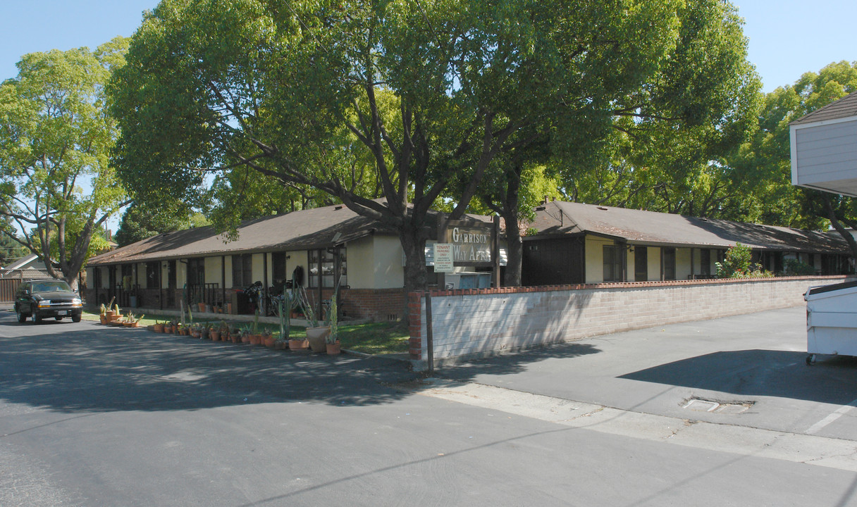 Units 2-18 in Campbell, CA - Building Photo