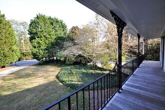 5614 Chamblee Dunwoody Rd in Dunwoody, GA - Building Photo - Building Photo