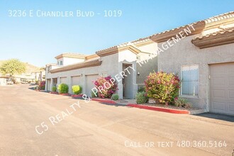 Mountain Canyon in Phoenix, AZ - Building Photo - Building Photo