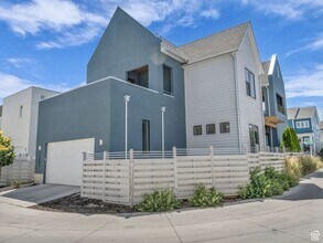 11609 Dorian Dr in South Jordan, UT - Building Photo - Building Photo