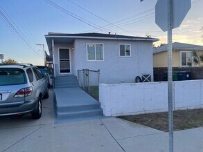 4700 W 172nd St, Unit D in Lawndale, CA - Foto de edificio - Building Photo