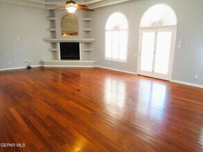 2120 Greenlee Dr in El Paso, TX - Building Photo - Building Photo