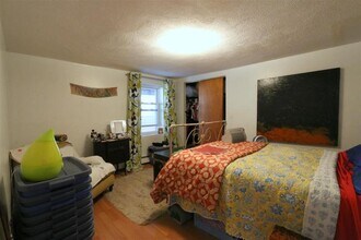 126 Pine St, Unit 2 in Cambridge, MA - Foto de edificio - Building Photo