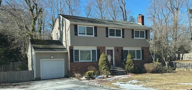 61 View Acre Dr in Huntington, NY - Building Photo