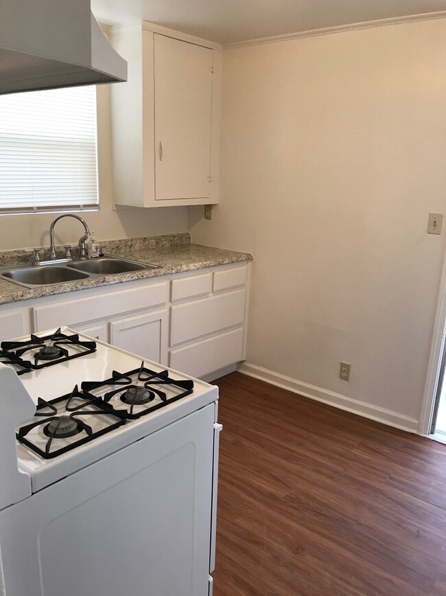 2-712 Lincoln Ave in Bakersfield, CA - Building Photo - Building Photo