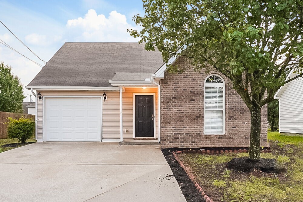 152 Dreville Dr in La Vergne, TN - Building Photo