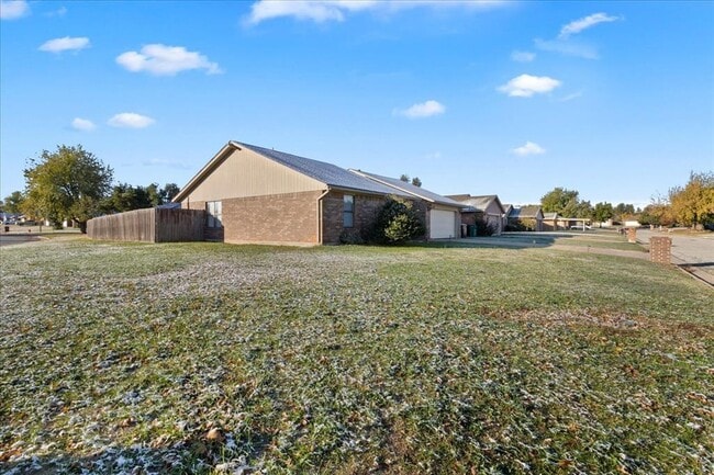 8800 NW 92nd St in Oklahoma City, OK - Building Photo - Building Photo