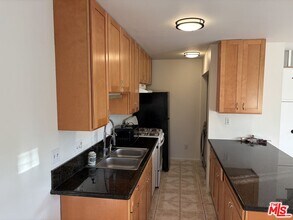 5827 Tujunga Ave in Los Angeles, CA - Building Photo - Building Photo