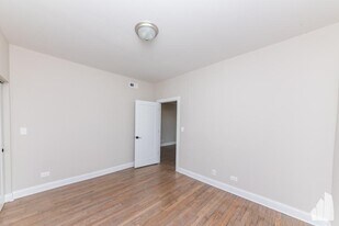 3409 W Fullerton Ave in Chicago, IL - Building Photo