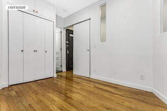 323 E 89th St in New York, NY - Building Photo - Building Photo