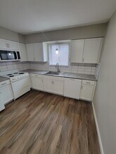 10050 Willdan Dr, Unit Apt. A in St. Louis, MO - Building Photo - Building Photo
