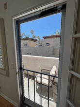 4862 Santa Cruz Ave in San Diego, CA - Building Photo - Building Photo
