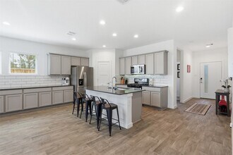 14280 Big Bnd Dr in Shenandoah, TX - Building Photo - Building Photo