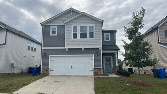 128 Boone Lake Way in Fuquay Varina, NC - Building Photo