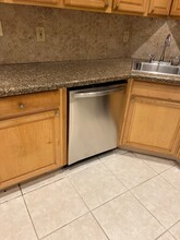 3115 Oakland Shores Dr, Unit E112 in Oakland Park, FL - Building Photo - Building Photo