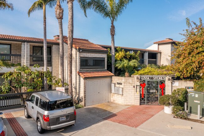 Sunset Shores in San Clemente, CA - Foto de edificio - Building Photo