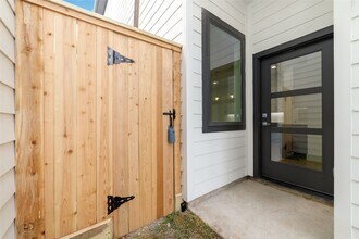 2109 Holman St in Houston, TX - Building Photo - Building Photo