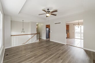 708 Fall Creek Dr, Unit AUCPRT in Belton, MO - Building Photo - Building Photo