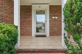 21 Reed Street in Edison, NJ - Building Photo - Building Photo