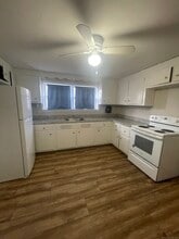 21 Hartford Ave in Newington, CT - Building Photo - Building Photo