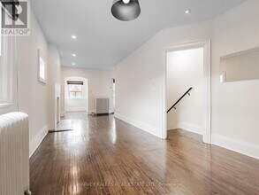 29 Snowdon Ave in Toronto, ON - Building Photo - Building Photo