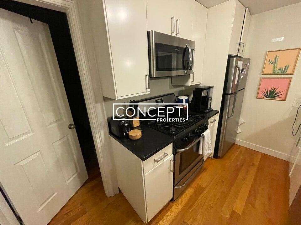 658 Massachusetts Ave, Unit 1B in Boston, MA - Foto de edificio