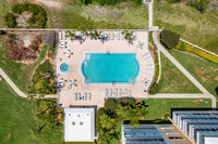 SILVER SANDS BEACH & RACQUET CLUB THREE in St Pete Beach, FL - Foto de edificio - Building Photo