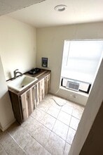 8115 Tolles Dr in North Fort Myers, FL - Foto de edificio - Building Photo