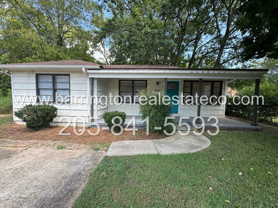 563 Brussels Ave in Birmingham, AL - Building Photo
