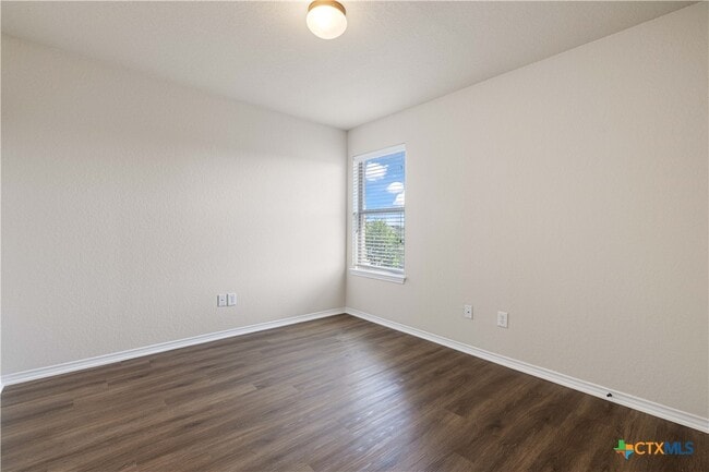 property at 290 Rosalie Dr