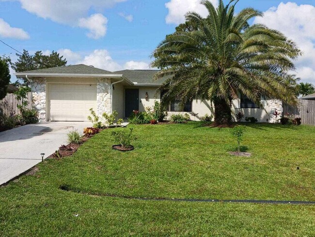 property at 2450 SW Bayshore Blvd