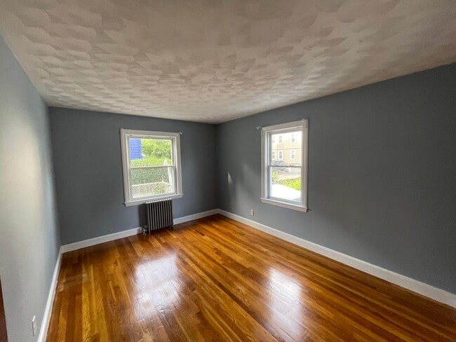 23 Thayer St, Unit 1 in Belmont, MA - Building Photo - Building Photo