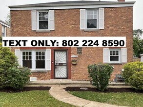 2735 N 75th Ct in Elmwood Park, IL - Building Photo - Building Photo