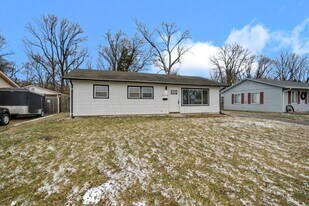 5713 Mayville Dr in Dayton, OH - Building Photo