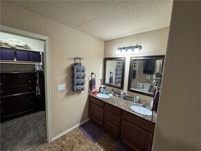 1008 Kensington Dr in Centerton, AR - Building Photo - Building Photo